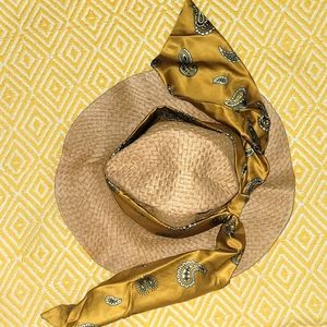 Sun hat and pareo set with a bag